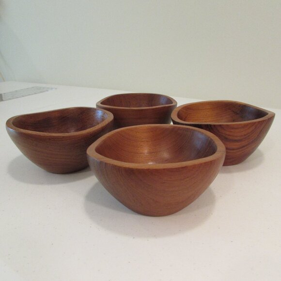 Vintage 'Handcrafted Unisilver Thai Teak' Salad Bowls - Set of 4 - Picture 1 of 14